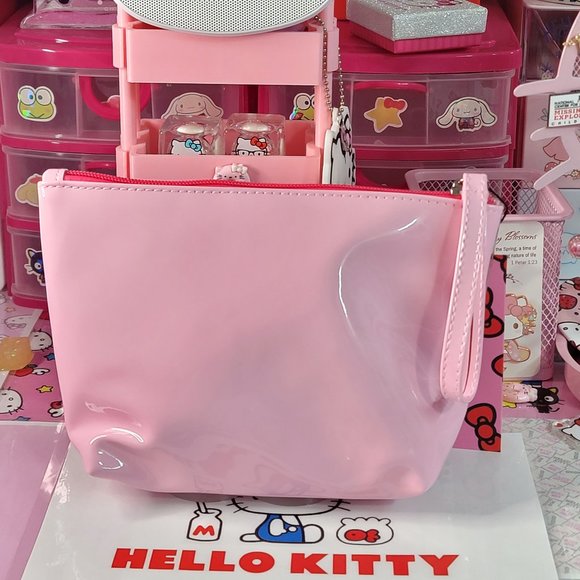 Hello Kitty Limited Edition Graphic Portable Makeup Bag - Picture 2 of 6